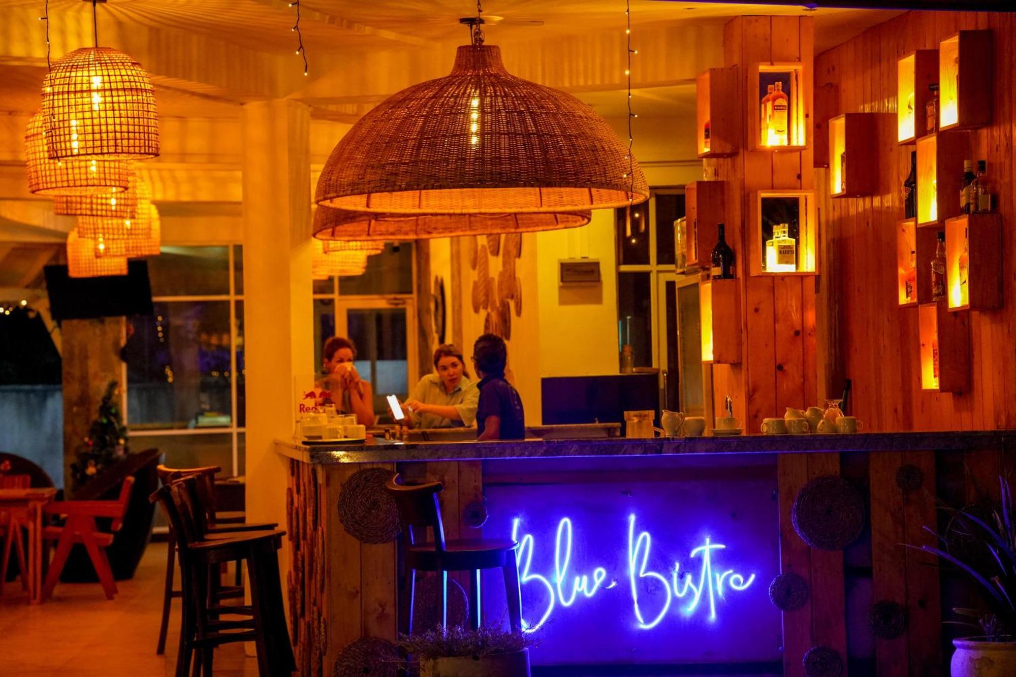 Peacock Hotel Unawatuna
