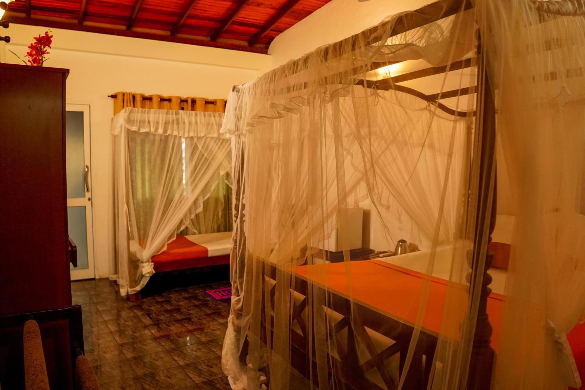 Peacock Hotel Unawatuna